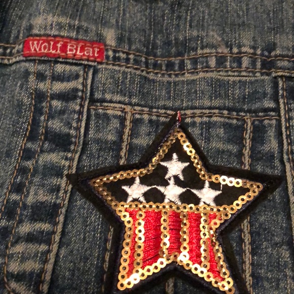 Jean jacket with star sequinned patches - Picture 3 of 9